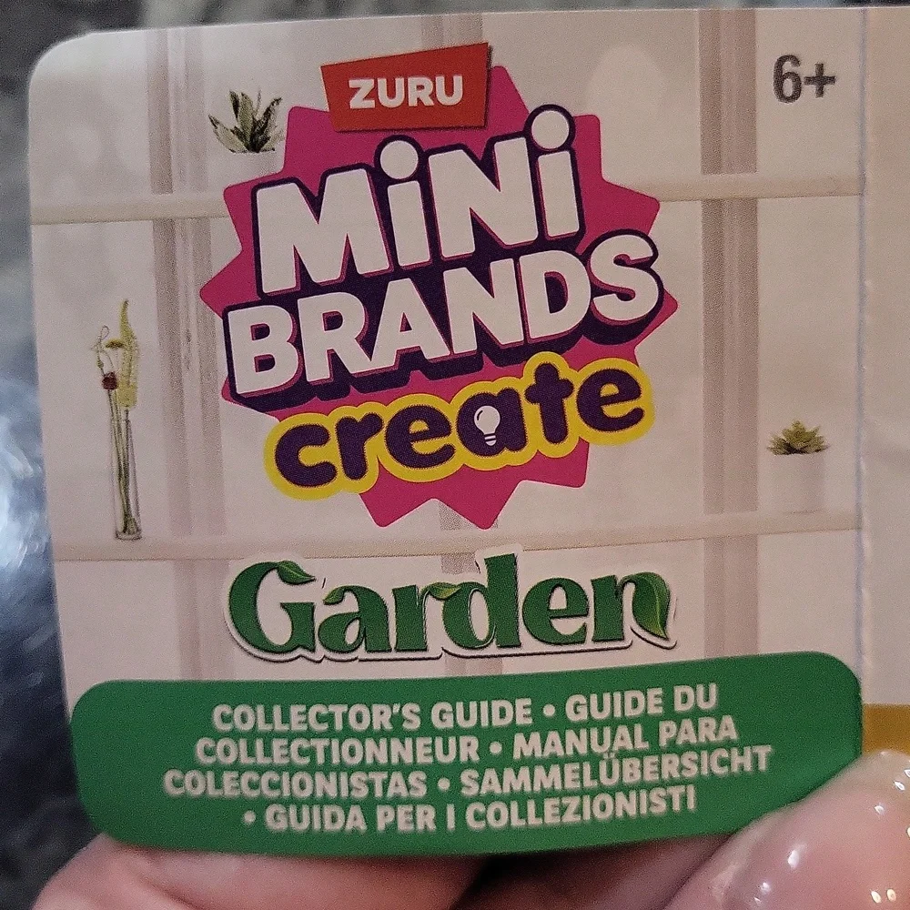 Mini Brands Create Garden